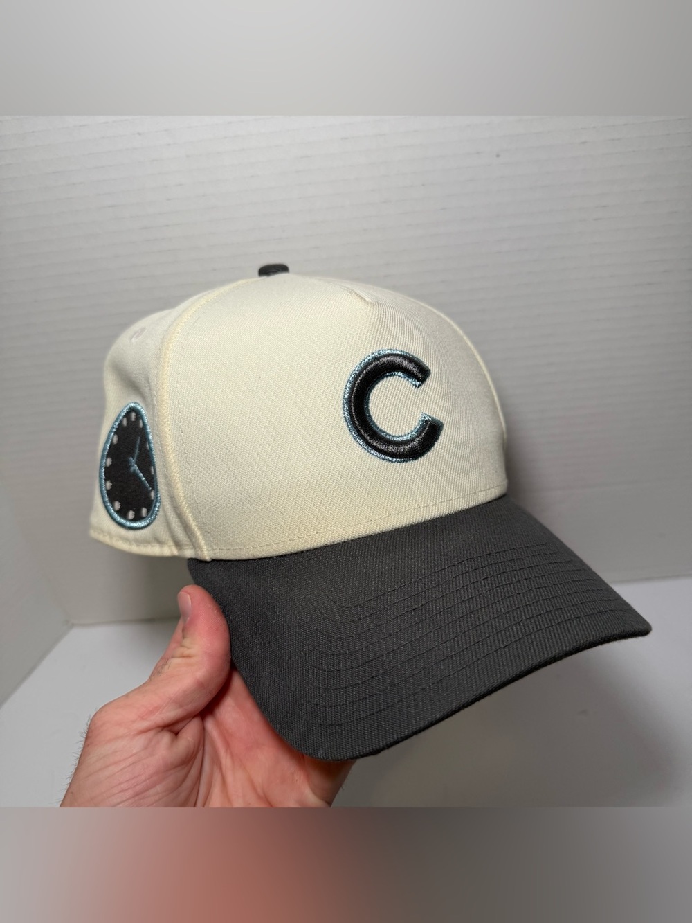 New Era Chicago Cubs 9FORTY Snapback Hat Cream Gray Wrigley Field Clock Patch